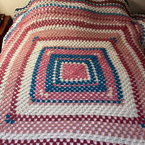 VTG Handmade Crochet Granny Square Afghan Blanket Pink Blue White Cozy Home - Picture 5 of 16